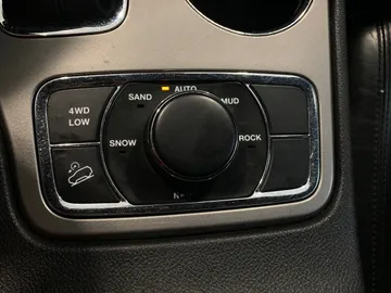 2021 Jeep Grand Cherokee - image 27