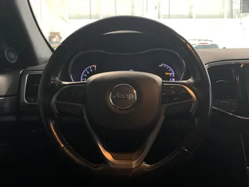 2021 Jeep Grand Cherokee - image 16