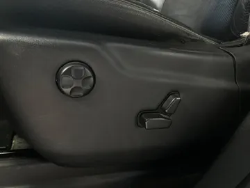 2021 Jeep Grand Cherokee - image 18