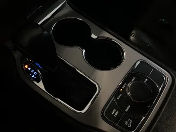 2021 Jeep Grand Cherokee - image 34