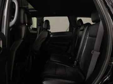 2019 Jeep Grand Cherokee - image 16