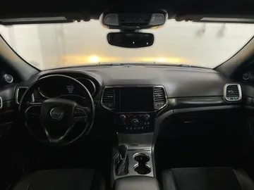 2019 Jeep Grand Cherokee - image 4