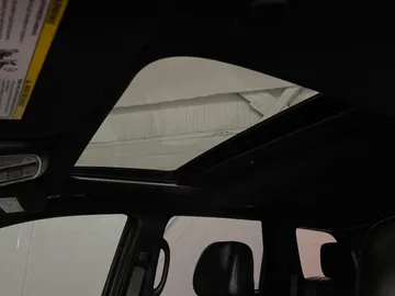 2019 Jeep Grand Cherokee - image 6