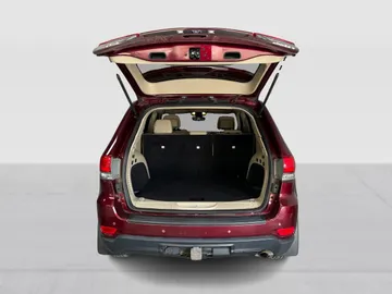 2017 Jeep Grand Cherokee - image 12