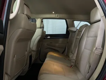 2017 Jeep Grand Cherokee - image 14