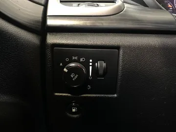 2020 Jeep Grand Cherokee - image 18