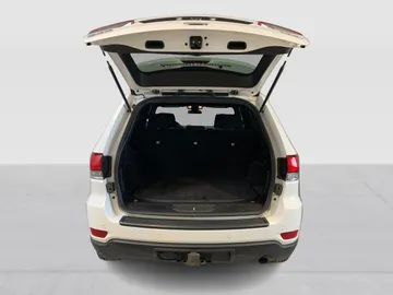 2020 Jeep Grand Cherokee - image 13