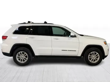 2020 Jeep Grand Cherokee - image 2