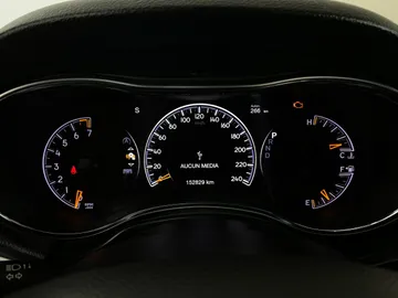 2020 Jeep Grand Cherokee - image 16