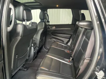 2020 Jeep Grand Cherokee - image 15