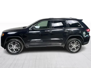 2020 Jeep Grand Cherokee - image 10