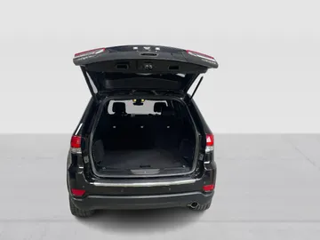2020 Jeep Grand Cherokee - image 13