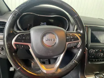 2020 Jeep Grand Cherokee - image 18