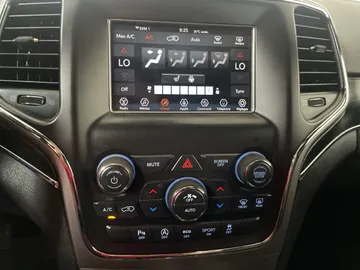 2020 Jeep Grand Cherokee - image 24