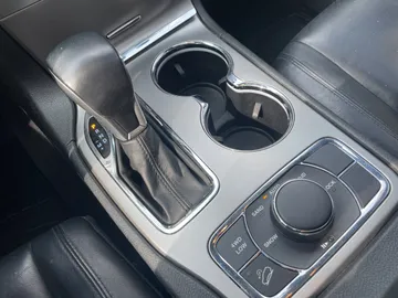 2018 Jeep Grand Cherokee - image 26