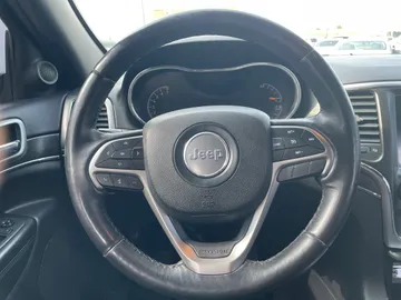 2018 Jeep Grand Cherokee - image 19