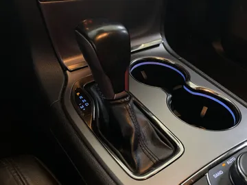 2020 Jeep Grand Cherokee - image 33
