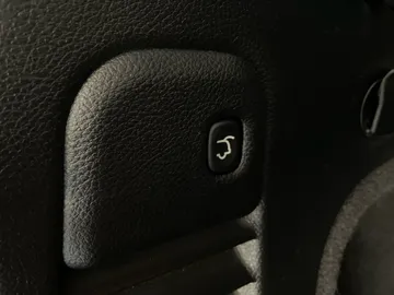 2020 Jeep Grand Cherokee - image 22