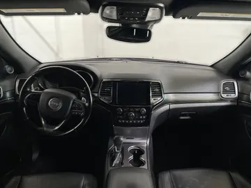 2020 Jeep Grand Cherokee - image 4
