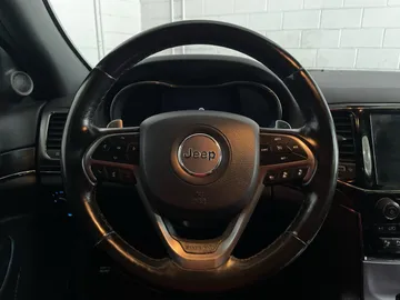 2020 Jeep Grand Cherokee - image 18