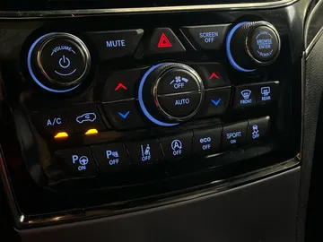 2020 Jeep Grand Cherokee - image 26