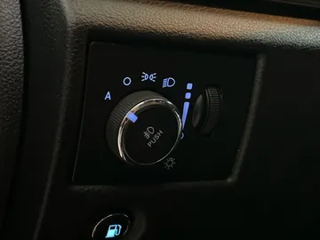 2020 Jeep Grand Cherokee - image 19