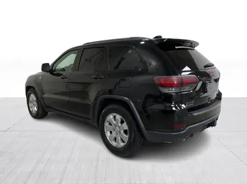 2017 Jeep Grand Cherokee - image 10