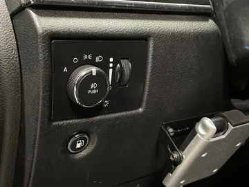 2017 Jeep Grand Cherokee - image 31
