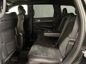 2017 Jeep Grand Cherokee - image 14