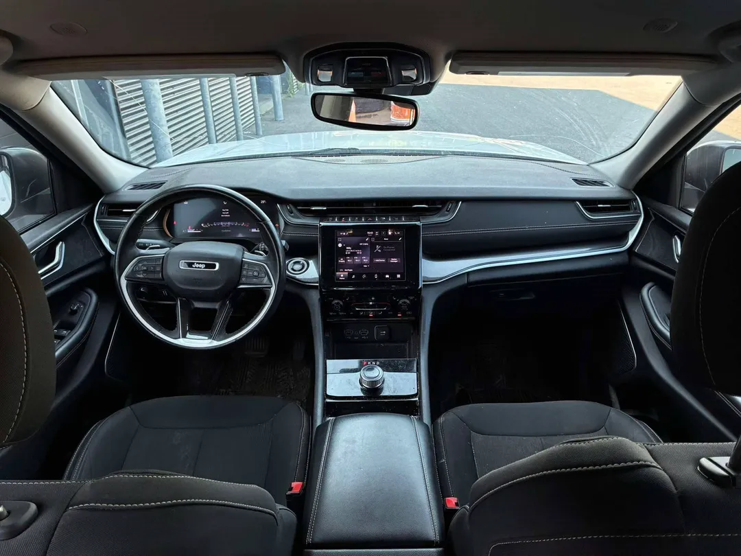 2022 Jeep Grand Cherokee — photo 8