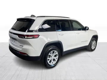 2023 Jeep Grand Cherokee - image 13