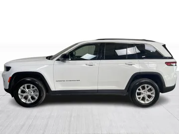 2023 Jeep Grand Cherokee - image 9