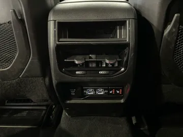 2023 Jeep Grand Cherokee - image 32