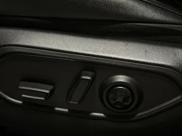 2023 Jeep Grand Cherokee - image 18