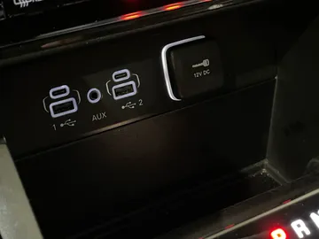 2023 Jeep Grand Cherokee - image 27