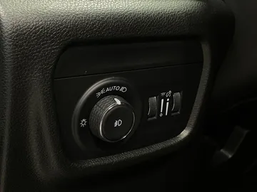 2023 Jeep Grand Cherokee - image 30