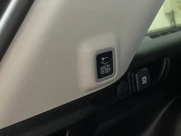 2023 Jeep Grand Cherokee - image 33
