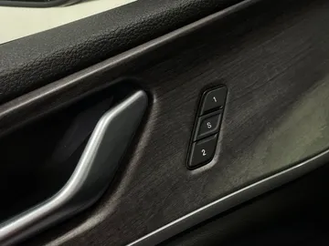 2023 Jeep Grand Cherokee - image 19