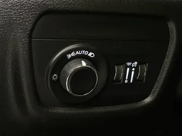 2022 Jeep Grand Cherokee L - image 19