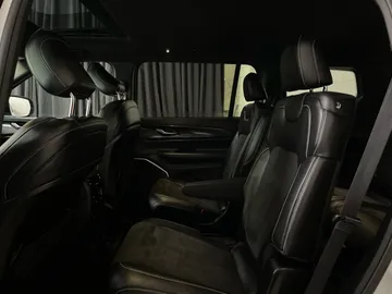 2022 Jeep Grand Cherokee L - image 15