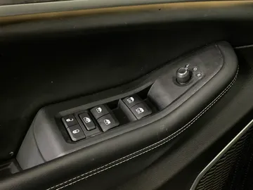 2022 Jeep Grand Cherokee L - image 29