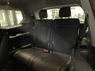 2022 Jeep Grand Cherokee L - image 30