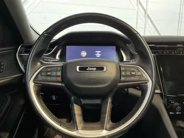 2022 Jeep Grand Cherokee L - image 19