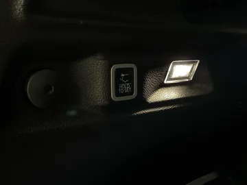 2022 Jeep Grand Cherokee L - image 23
