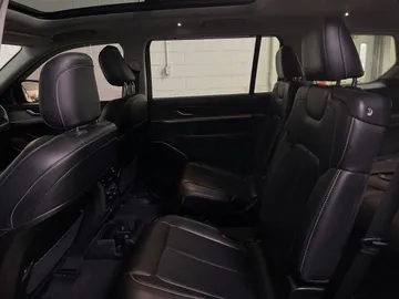 2022 Jeep Grand Cherokee L - image 16