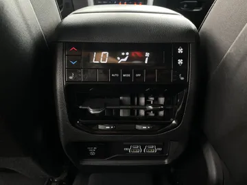 2024 Jeep Grand Cherokee L - image 28