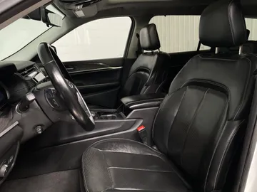 2021 Jeep Grand Cherokee L - image 3
