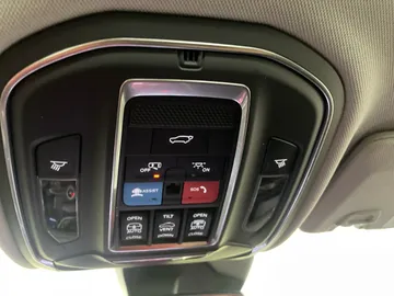 2022 Jeep Grand Cherokee 4xe - image 16
