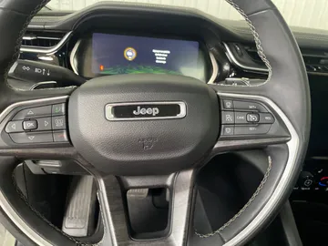 2022 Jeep Grand Cherokee 4xe - image 18