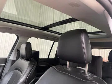 2022 Jeep Grand Cherokee 4xe - image 6